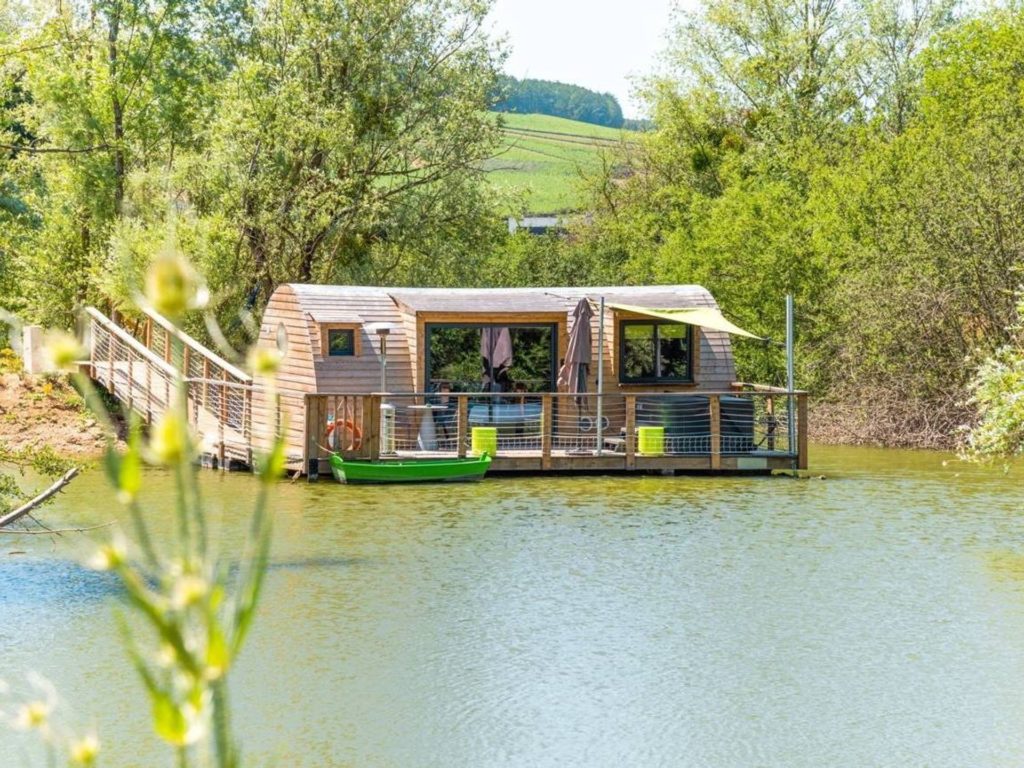 Lodge Duo Flottant Spa Grenouilles Cabane Sur L Eau Bourgogne