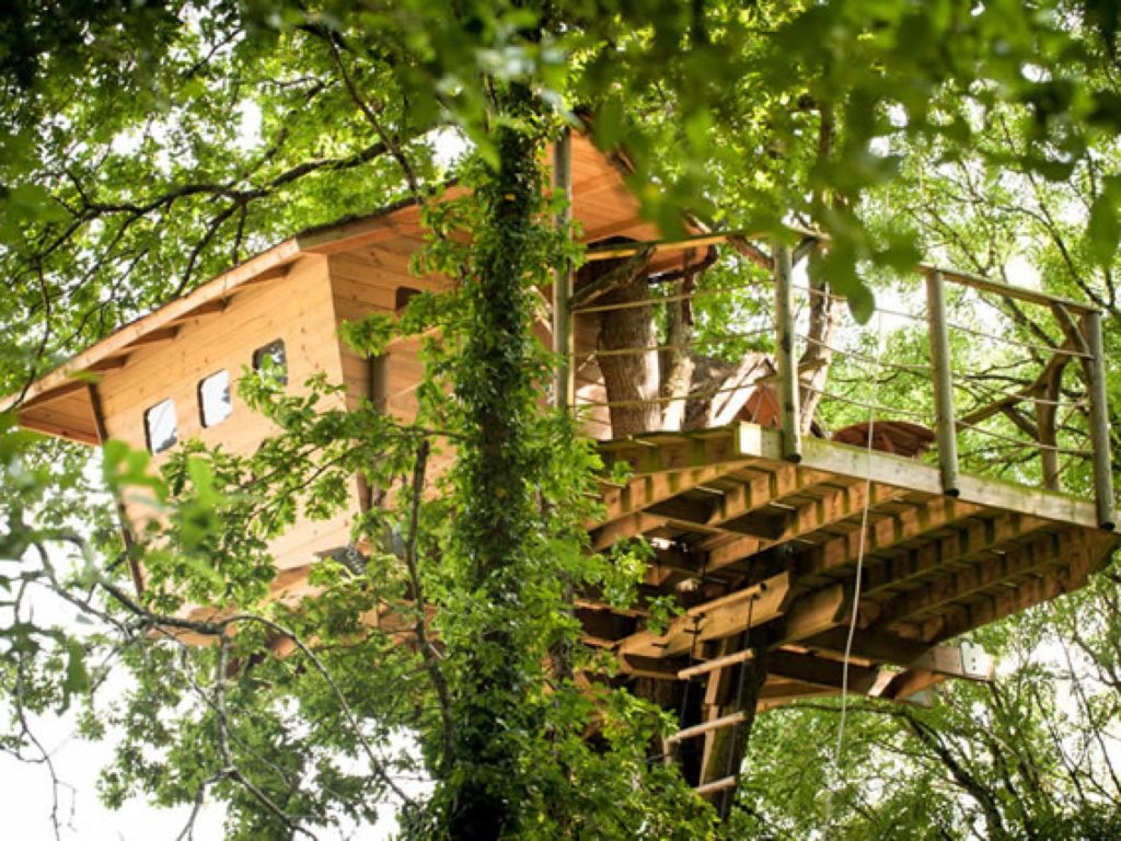 La Cabane Perchée Neh Er Lenn - Cabane Dans Les Arbres Bretagne ...