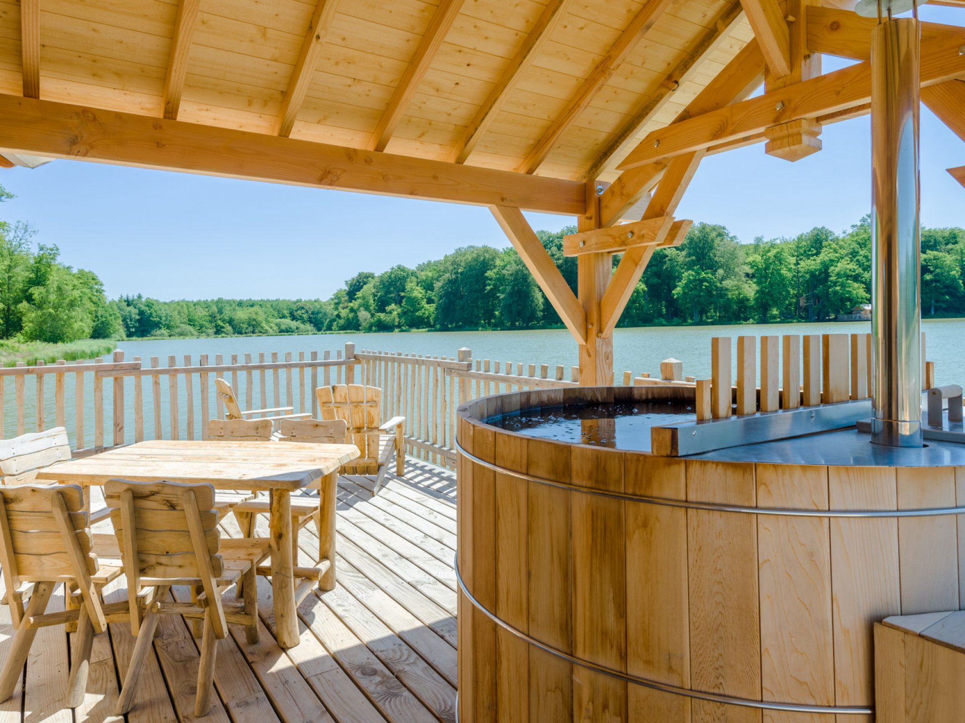 Cabane Flottante Famille SPA Oasis - Cabane Sur L'eau Franche-Comté ...