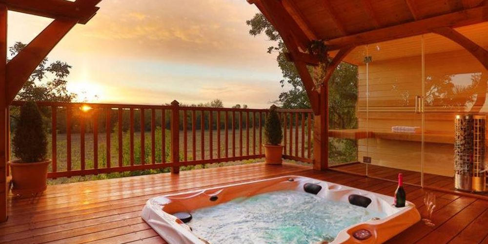 Cabane De Luxe Avec Sauna Et Jacuzzi - Cabane Dans Les Arbres Languedoc ...